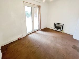 Dining room- click for photo gallery